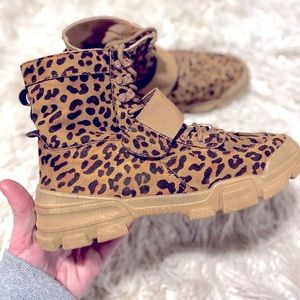 🔥$7.00 FIRM🔥Forever Cheetah Print High Tops Sneaker Boots